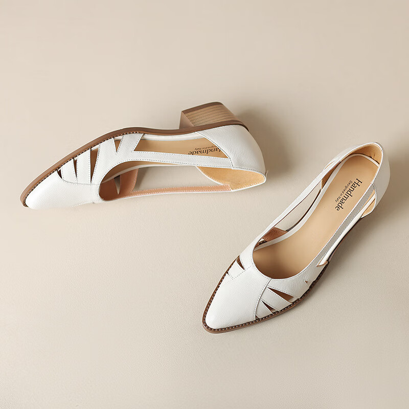 女鞋2024夏季新款黑色杏色包头凉鞋女低跟镂空尖头平底单鞋中 米白色