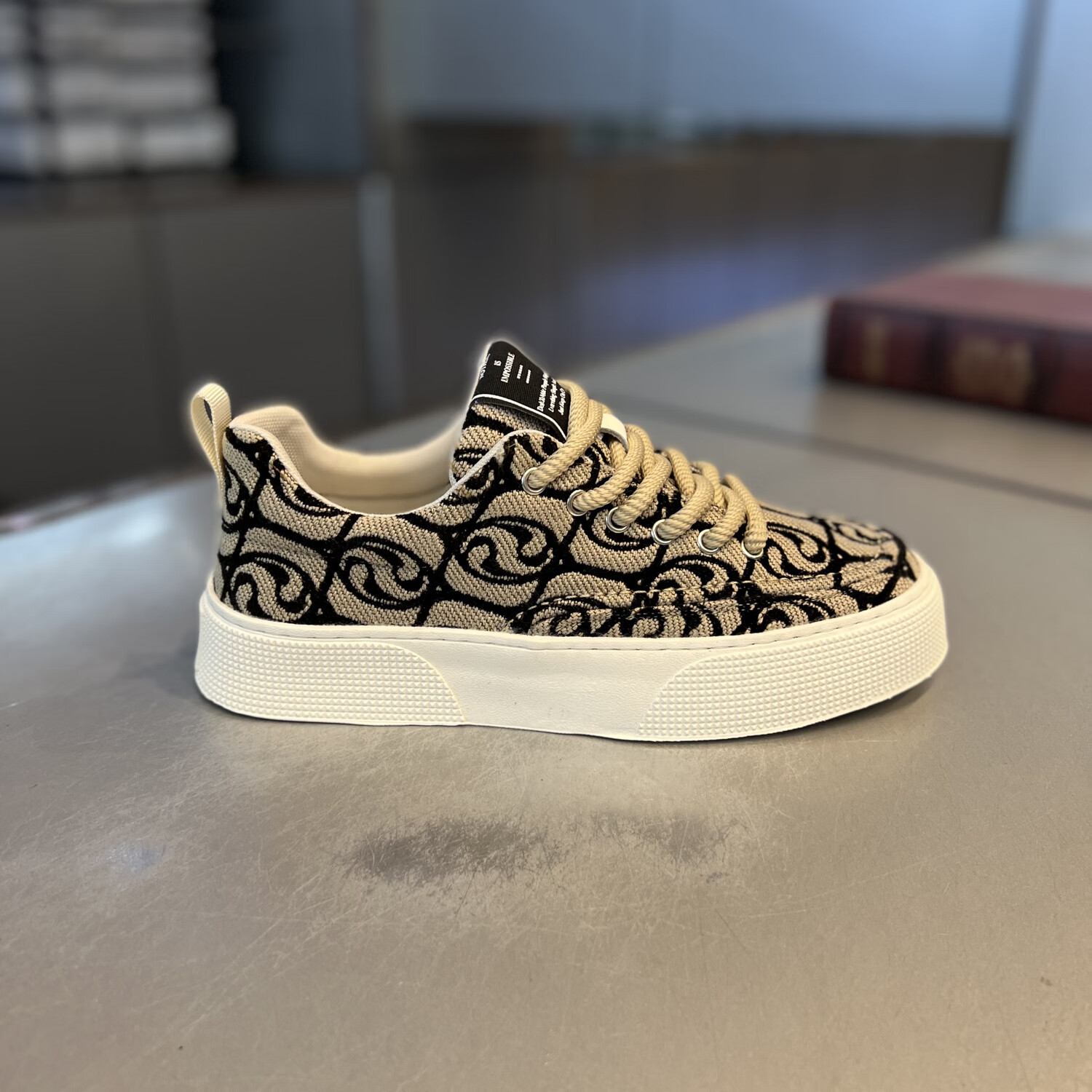 majesly轻奢鞋子男鞋2024新款透气帆布休闲鞋男网红潮流百搭运动板鞋