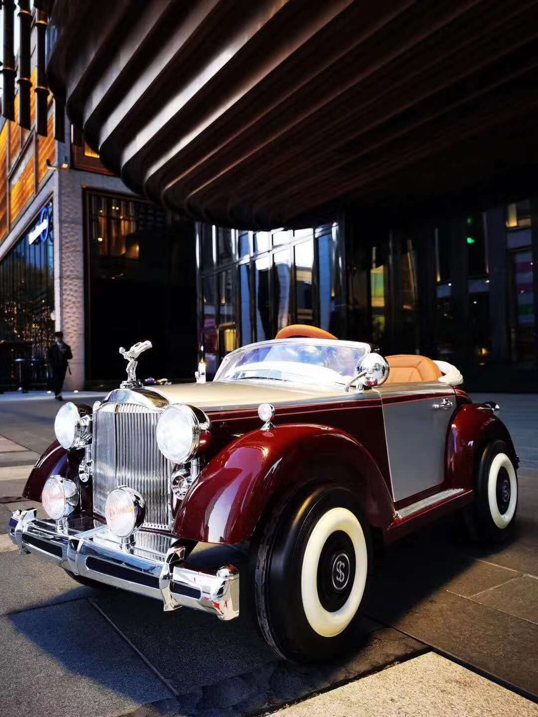 薩瑪特老爺車兒童電動(dòng)四輪汽車男女寶寶遙控玩具車可坐人四童車 紅色
