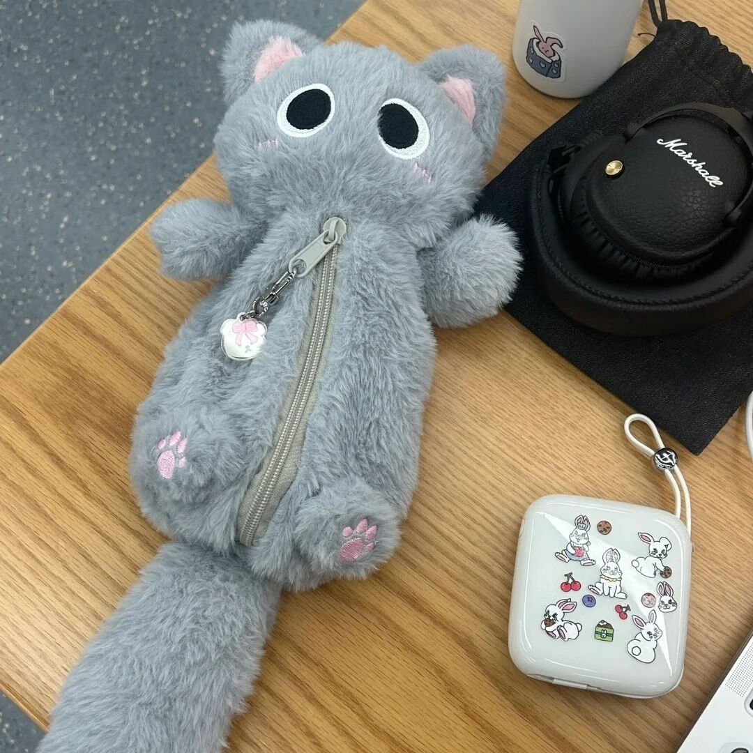 灰猫可爱毛绒笔袋学生文具袋大容量收纳袋收纳包大容量的 可爱灰猫