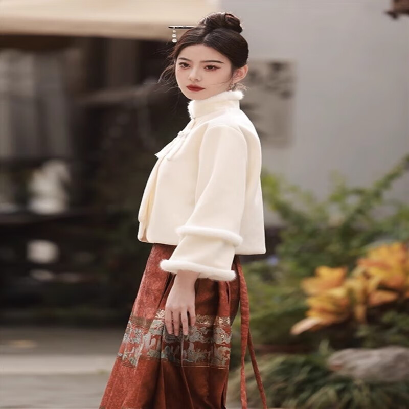 春雪新中式马面裙女套装2023新款搭配的上衣加绒加厚明制敬酒婚服冬季