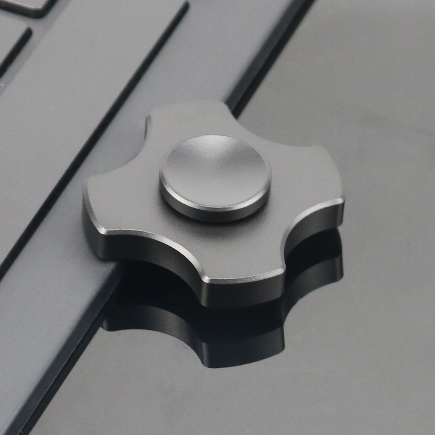 邦舍指尖陀螺edc纯铜迷你小精灵旋转平稳静音儿童减压黑科技玩具 m4小