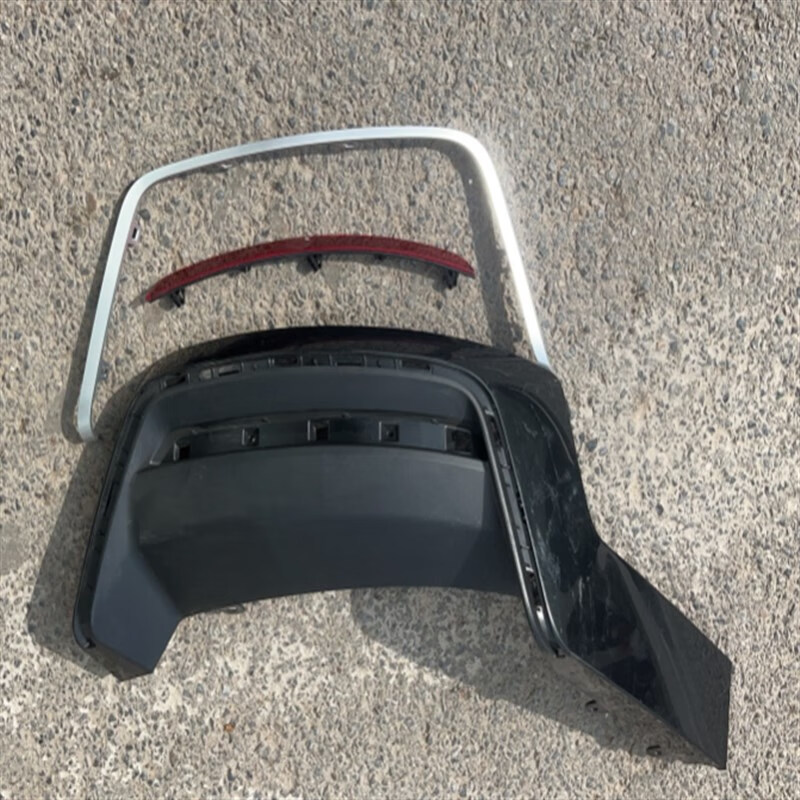 祁迦22-24款i3 i3 后杠下裙 后装饰条 后导流板 银色条 黑饰板 黑饰板