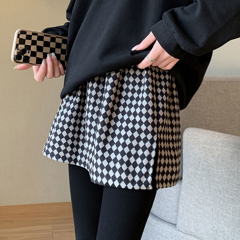 宫柒尓搭配鲨鱼裤的小屁帘女遮胯半身裙子下摆搭配卫衣内搭打底遮屁叠