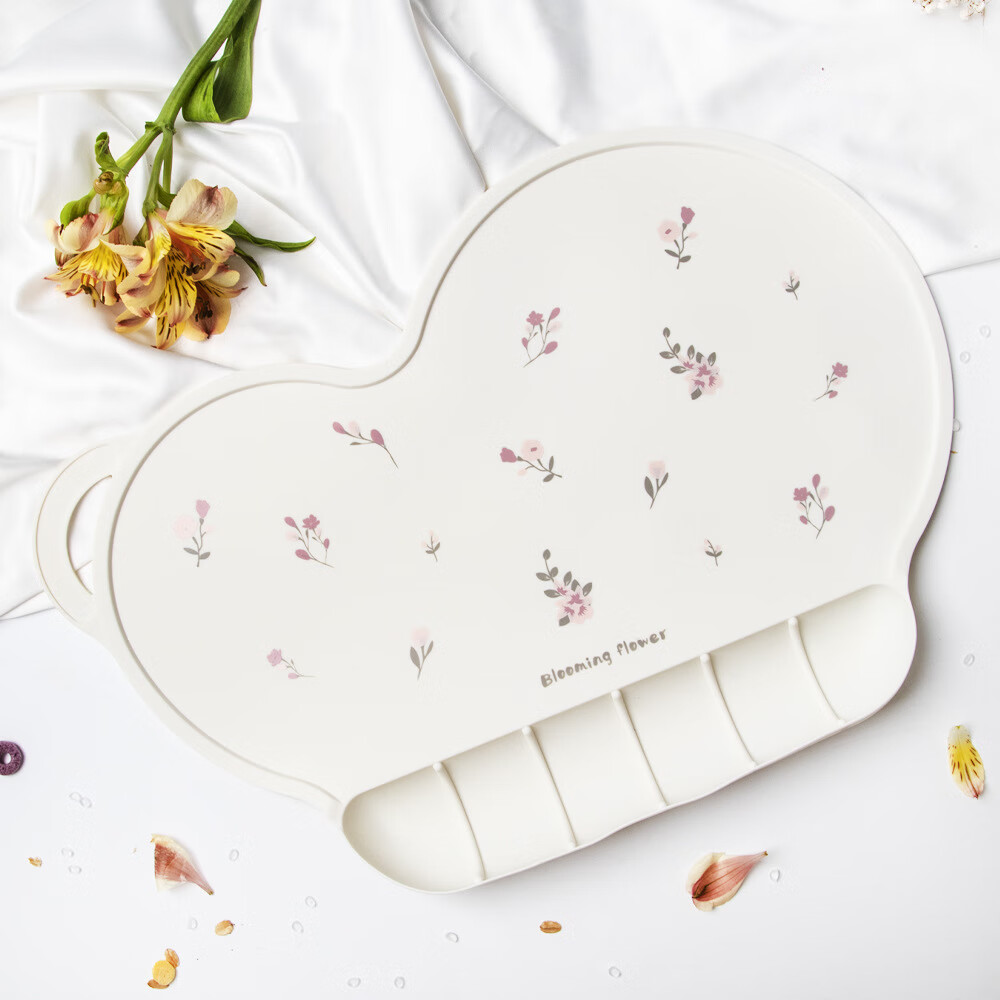 【厂家直销】宝宝ins云朵硅胶餐垫学生防水防油午餐桌垫壁挂吸盘 新白色花(垫)（1个） 京东折扣/优惠券
