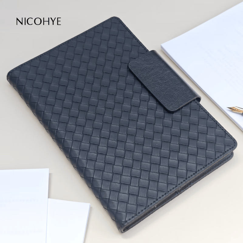 NICOHYE高档商务办公笔记本本子 a6a5横线页 空白页 点阵页笔记本本子 自带笔插 硬面抄 黑色-插袋本（A5） 横线内页