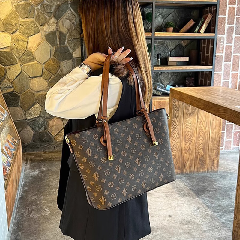 柏欧雅品牌大包包女2026新款真皮托特包女女神节高级感通勤单肩包手提包 咖啡色
