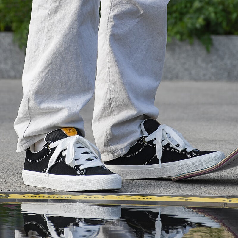 极路客熊系列黑白经典复古加厚面包鞋板鞋运动耐磨男女专业滑板鞋休闲鞋 黑白 42