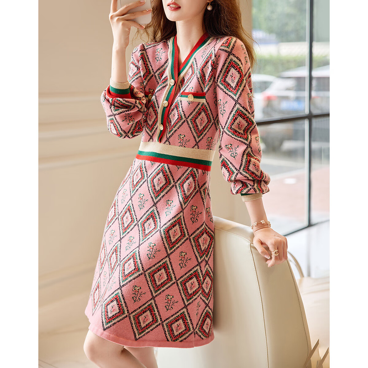 �����ɡ�����С��硿����V����������X�͸�������ȹŮ�г��� 179Ԫ