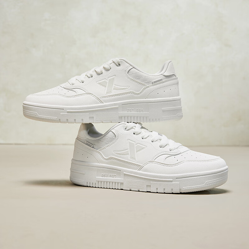 plus��Ա���ز� ���ӿվ�һ��С��Ь��������