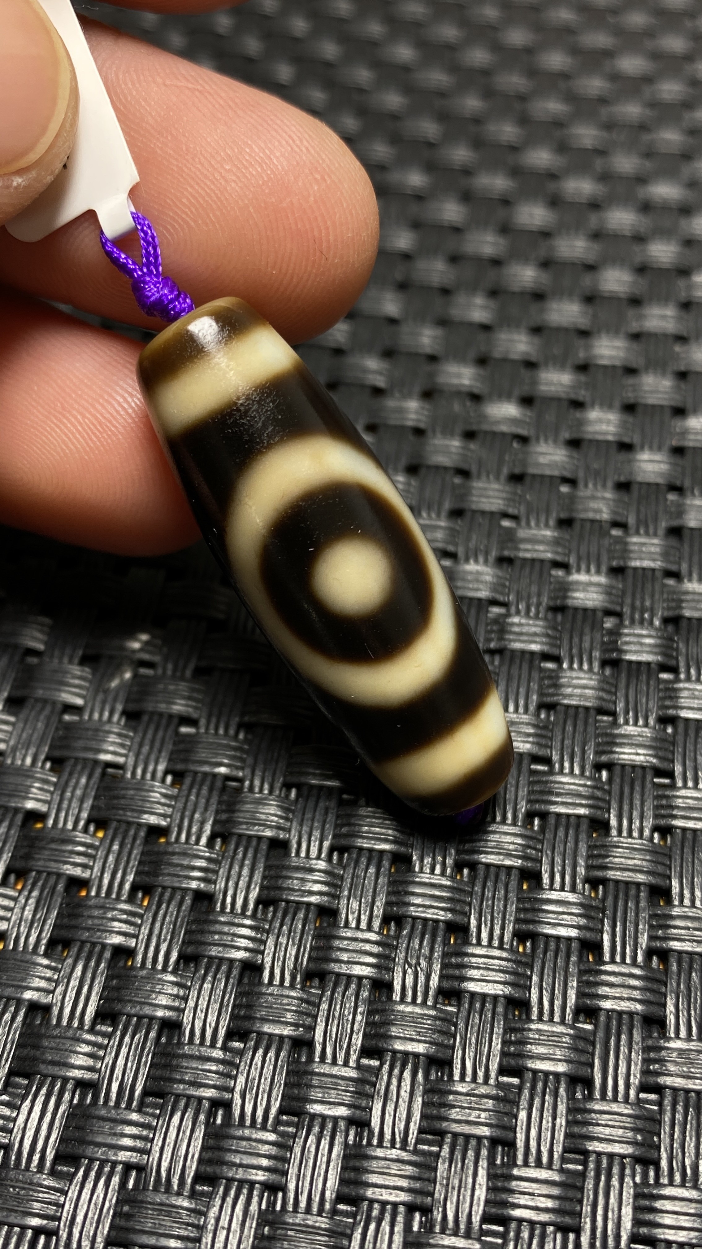 金沙江 藏传良品红朱砂星辰二眼西藏天珠 真品马蹄纹包浆高油锁骨挂件