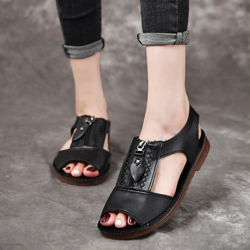 咔斑中老年妈妈穿的皮凉鞋夏天女平底软皮软底中跟牛筋底舒适鞋子