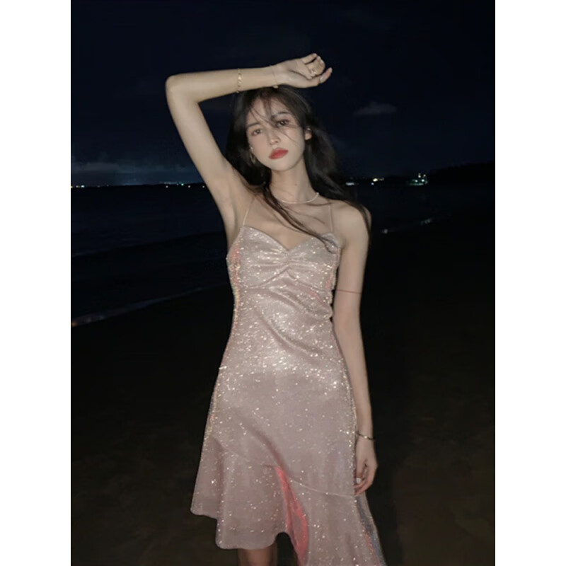 旺冉性感亮闪闪连衣裙女士亮片衣服三亚海边度假旅游穿搭女装拍照超仙
