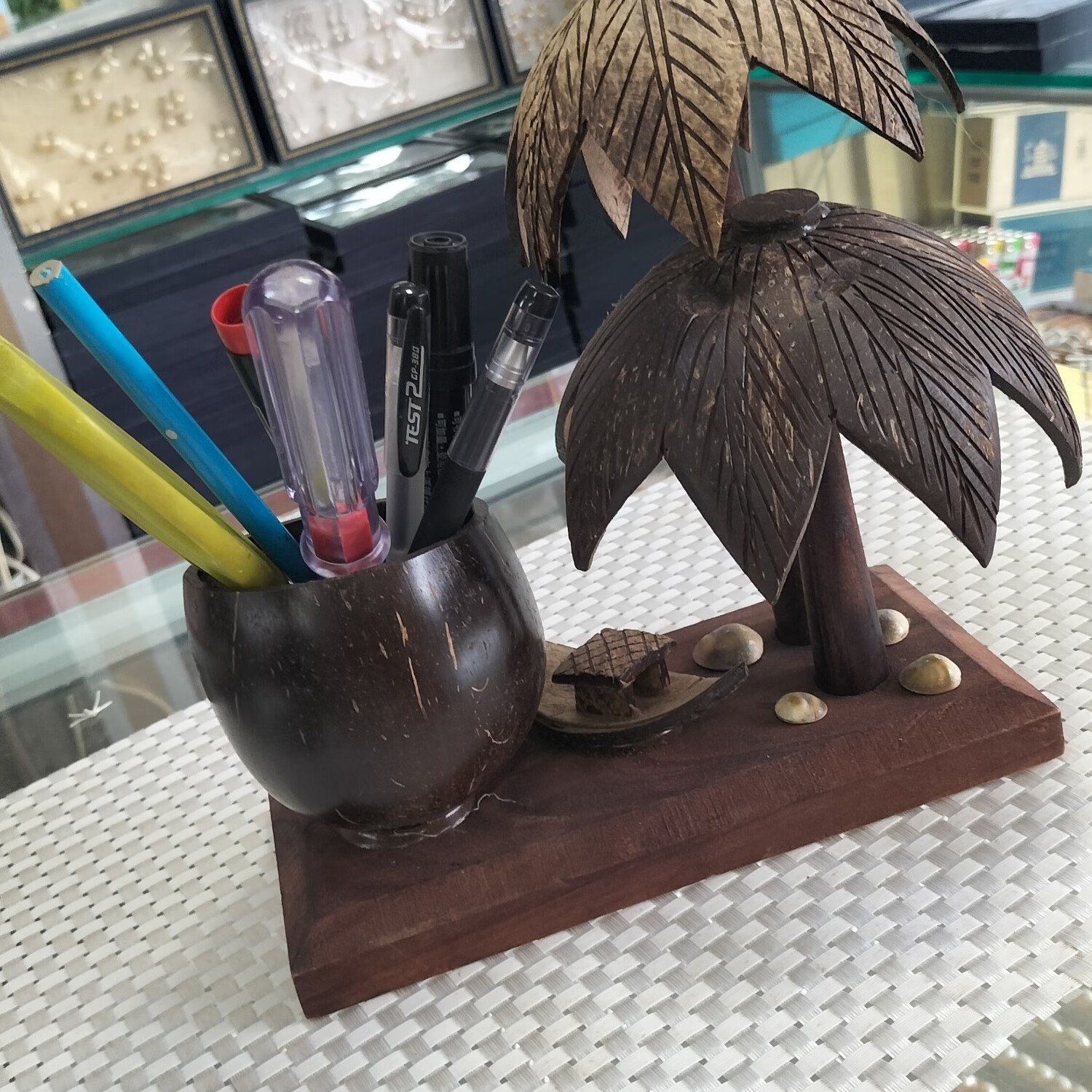 海南特色椰壳笔筒摆件雕刻客厅工艺品
