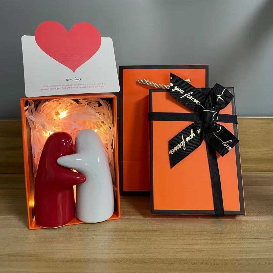 温暖的抱抱陶瓷小人摆件送礼情侣礼物电影公仔情人节男女朋友 红白