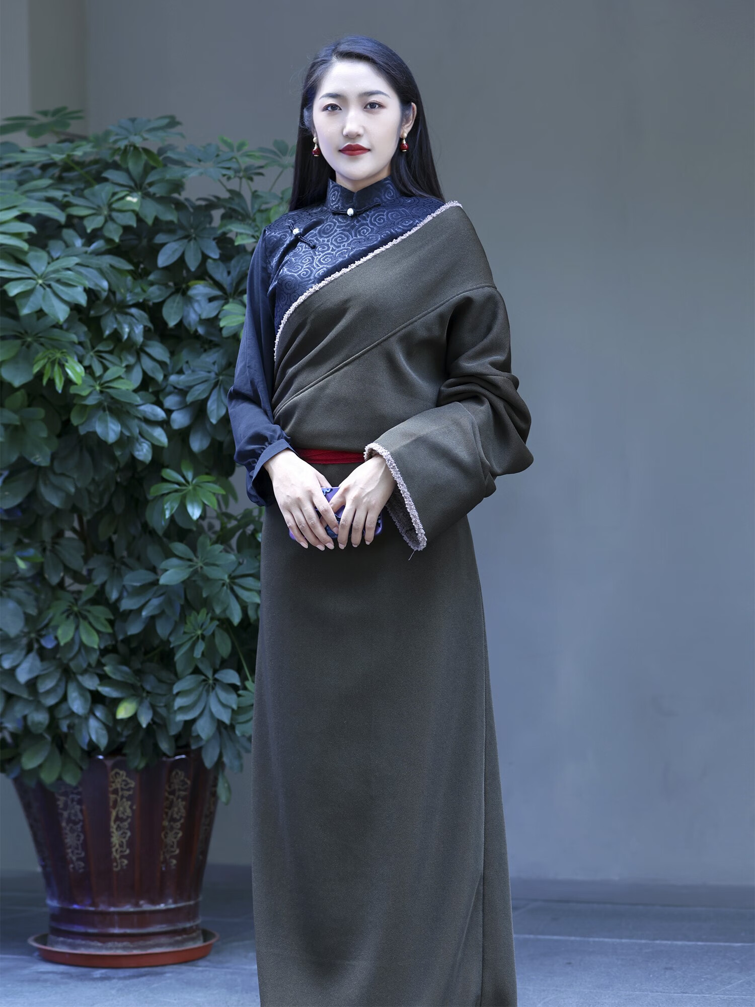 云芳舒藏族服装女秋冬季新加绒加毛西藏拉萨日常藏袍藏式博拉外套