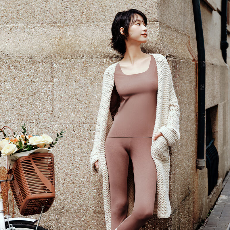 黛安芬/Triumph极简曲线新品方领女打底保暖内衣套装E004357 拿铁-2M L