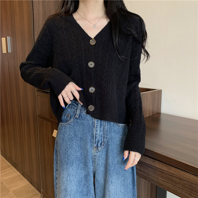 nyig别致v领麻花毛衣外套女秋季宽松慵懒风复古chic短款长袖针织开衫