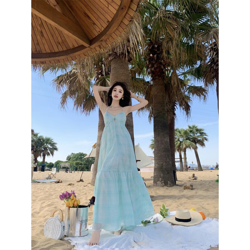 芳草屋三亚海边适合穿的衣服连衣裙法式挂脖吊带仙女夏季超仙气假风