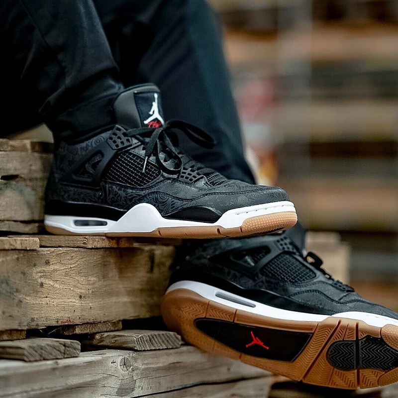 nikeaj4镭射涂鸦篮球鞋