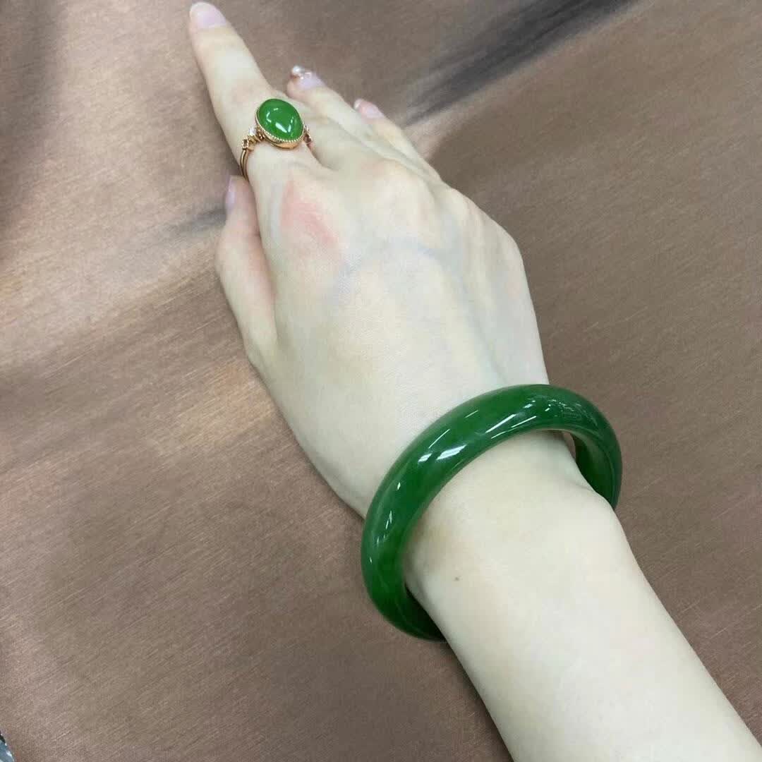 纤姿色和田玉手镯碧玉女青海料晴水年轻款少女菠菜绿玉镯子贵妃镯送