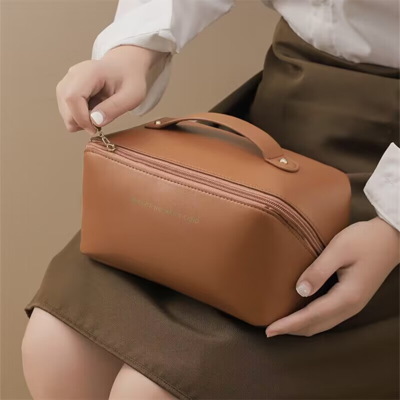 南暖美妆护肤其他美妆工具新款化妆包大容量便携多功能高颜值防水收纳 【摩卡棕】枕头化妆包