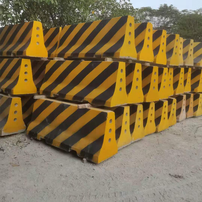 云启格山东水泥防撞隔离墩子交通安全隔离小区物业护栏挡车分流路障