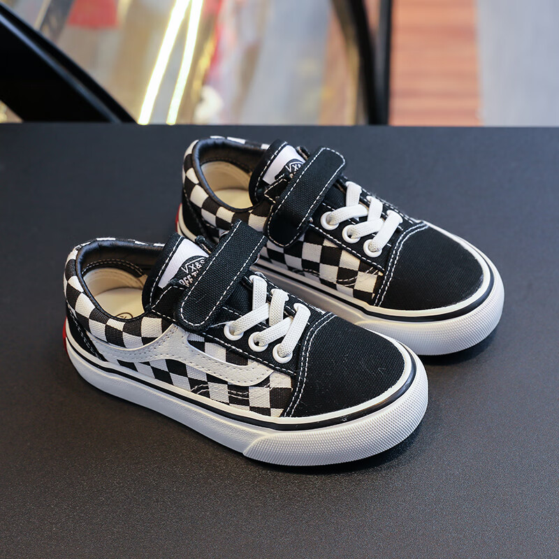 品牌断码品牌断码儿童帆布鞋黑白格子板鞋男童鞋子春秋女童透气鞋