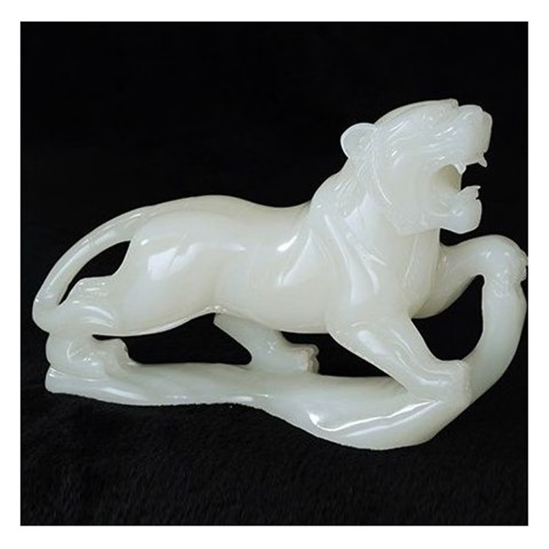 天然白玉老虎摆件生肖虎玉器家居办公室摆设 约16cm