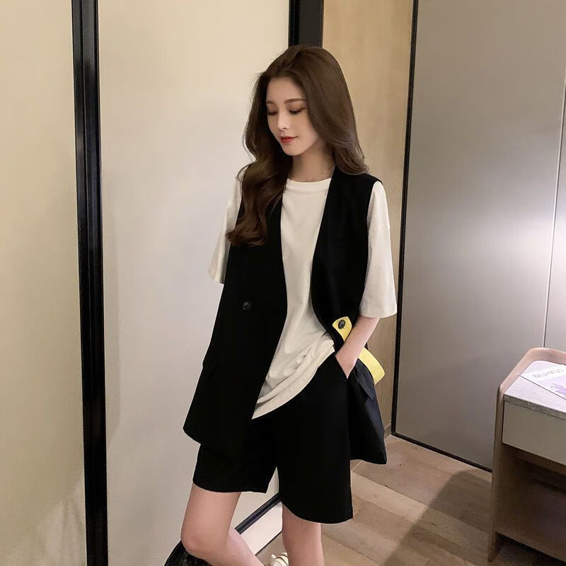 柒十念女装三件套洋气复古马甲 t恤 短裤超仙小清新时尚西装套装女