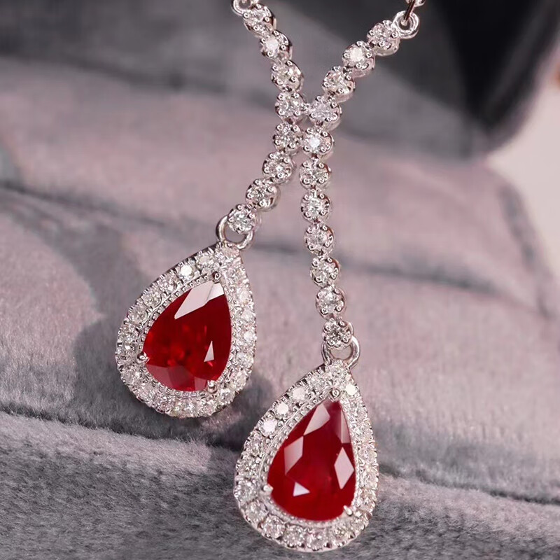 皇家矿工 红宝石吊坠项链珠宝首饰锁骨链18k金镶钻 金重5.4克 主石1.