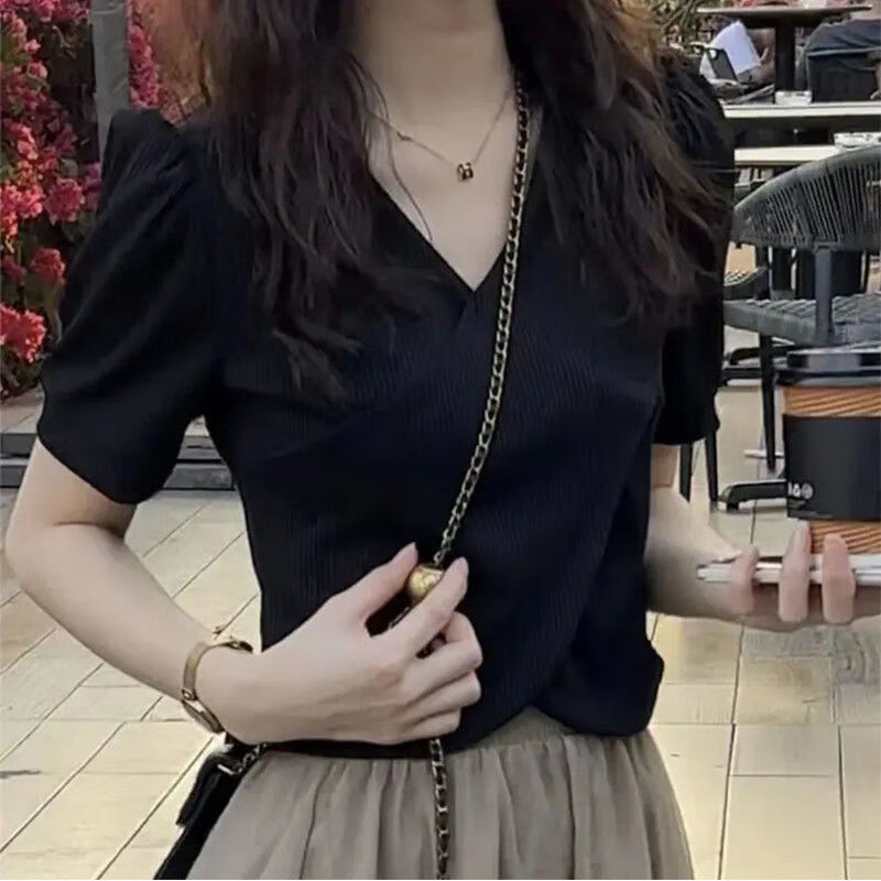 女春夏2024新款温柔风短款显瘦v领短袖t恤女半身裙两件套 t24#黑色短