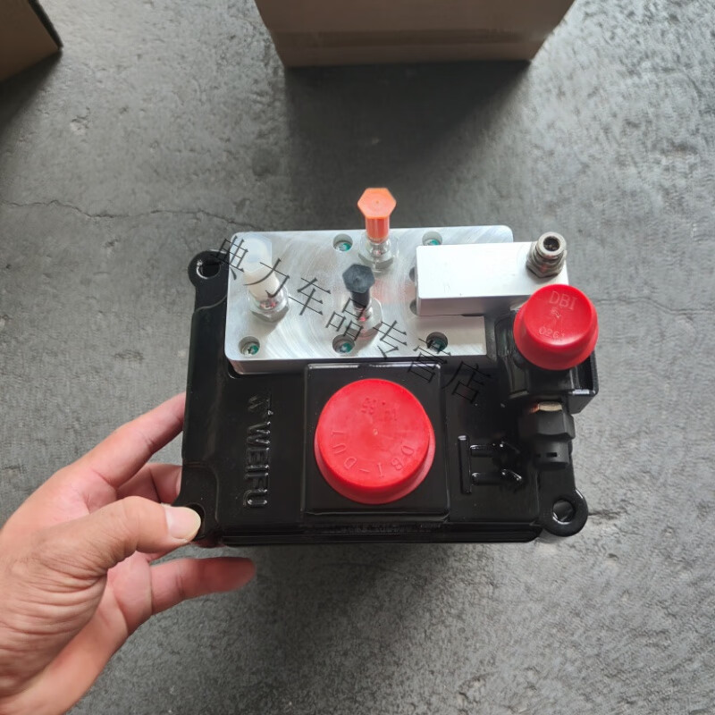 啸莱无锡威孚力达尿素泵总成广西三立玉柴原厂尿素泵东风天龙解放尿素