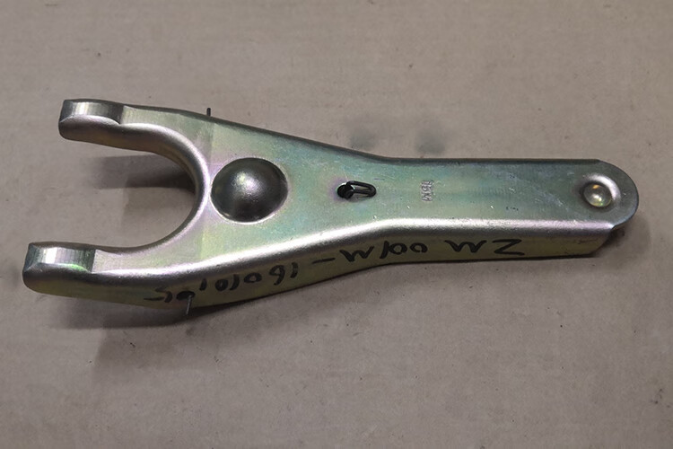 千驰嘉广汽吉奥汽车配件吉奥皮卡分离拨叉分离拨叉离合器拔叉财运4d28