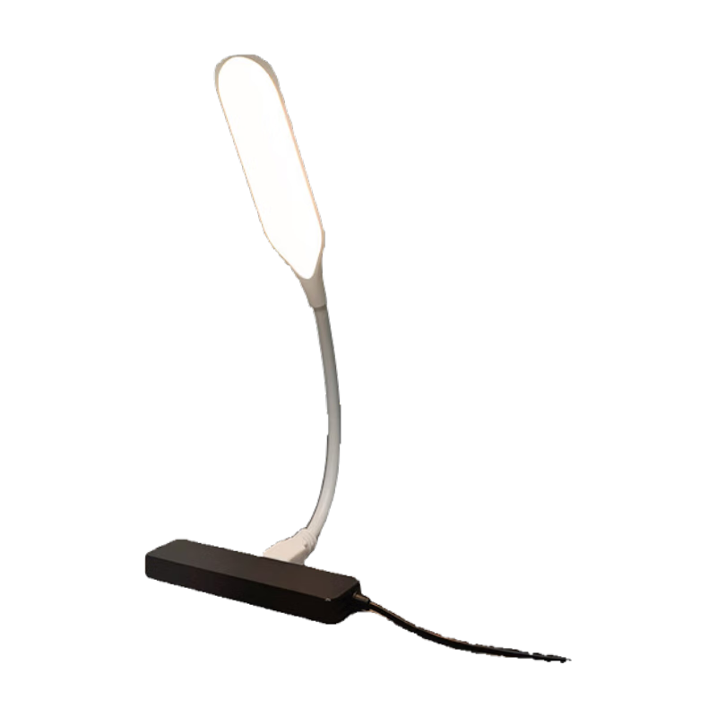 USBСҹ��LED����̨�Ƶ���ǿ�����������Я�Ƴ�籦������ܵ� USB������弴�á�