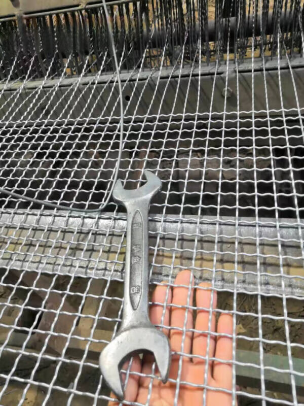 鸿灿佳卓养羊用的设备羊床钢网养殖猪床网羊床漏粪网钢丝网羊床漏粪板