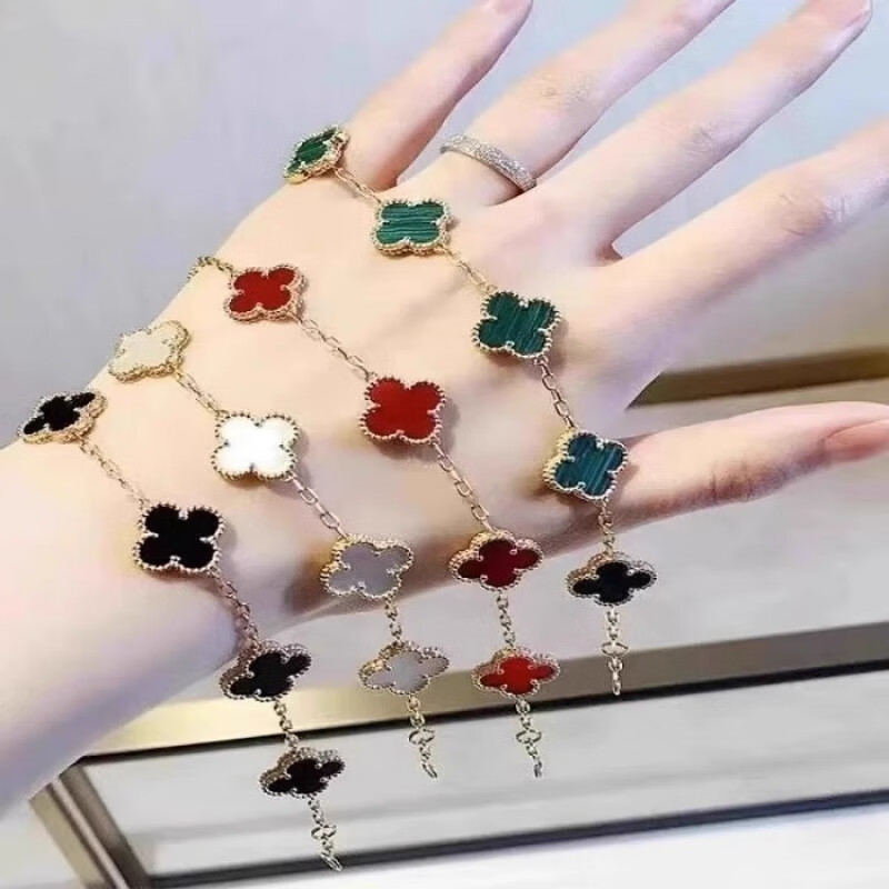 金手链品牌排行前十名：这10款经典设计，佩戴舒适又显档次-图片4