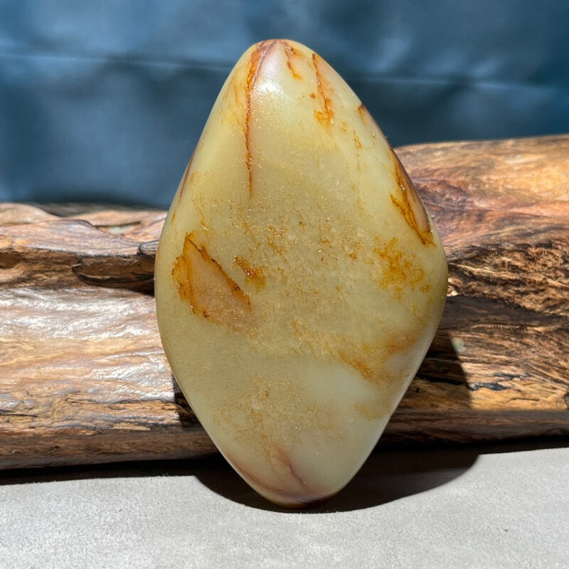 甘夏新疆和田玉满糖枣红皮聚皮籽料原石手把件