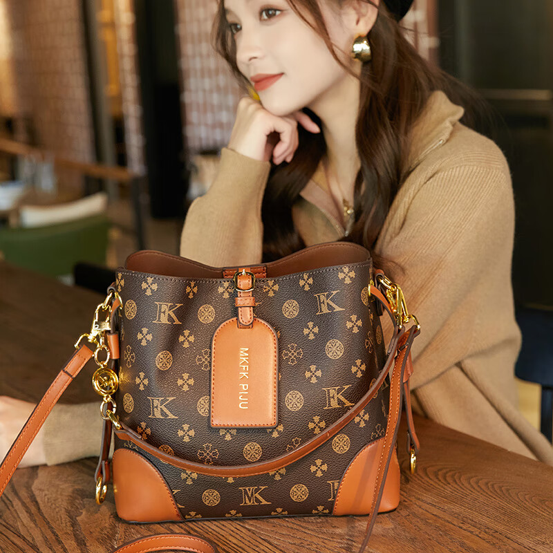 香奈小香真皮手提女包包2026春夏新款潮时尚大容量单肩斜挎印花水桶包礼物 印花棕色 专柜