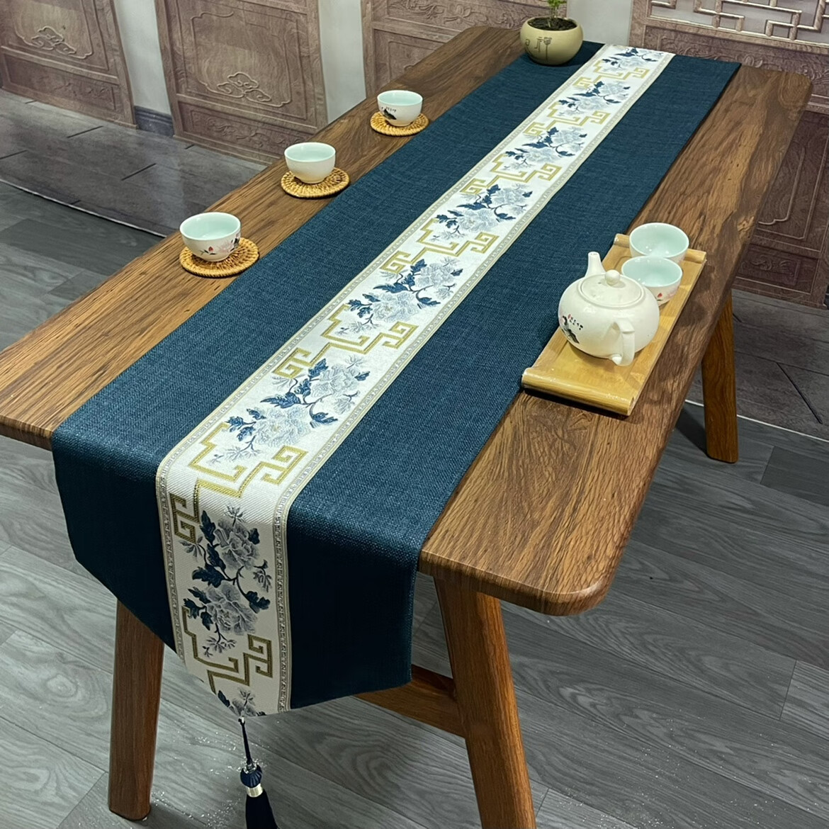 懿儱佩新中式桌旗防水禪意茶席高端茶臺(tái)布藝長(zhǎng)條茶幾桌布茶桌墊布茶旗布 藍(lán)麻白底提花【防水款】 33*280cm適合2.3米左右桌使用