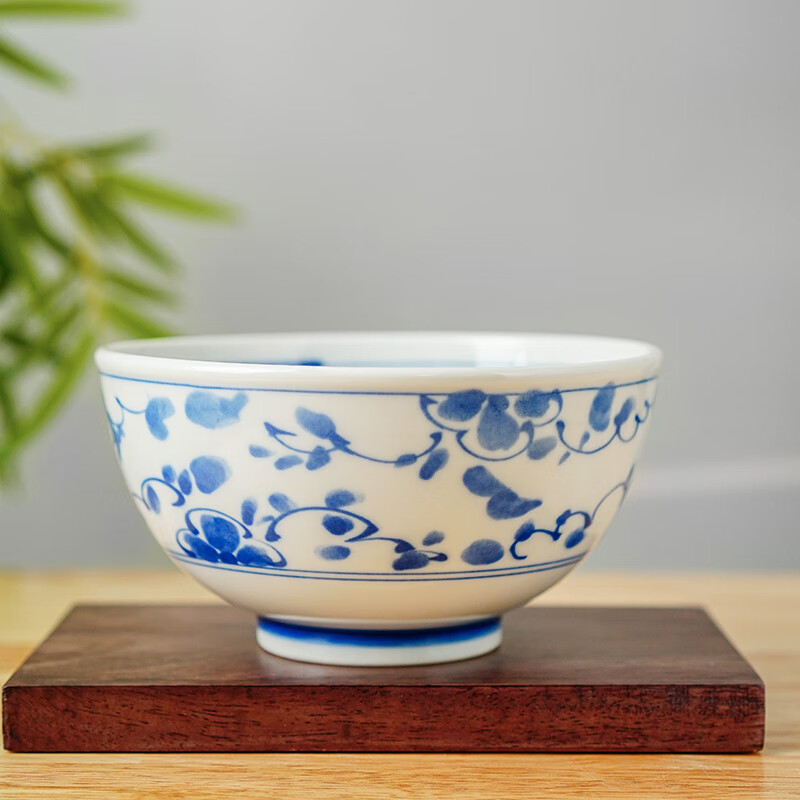 美濃燒（Mino Yaki）日本進(jìn)口簡(jiǎn)約陶瓷家用小清新釉下彩日式唐草瓷餐具青花面碗 青花面碗