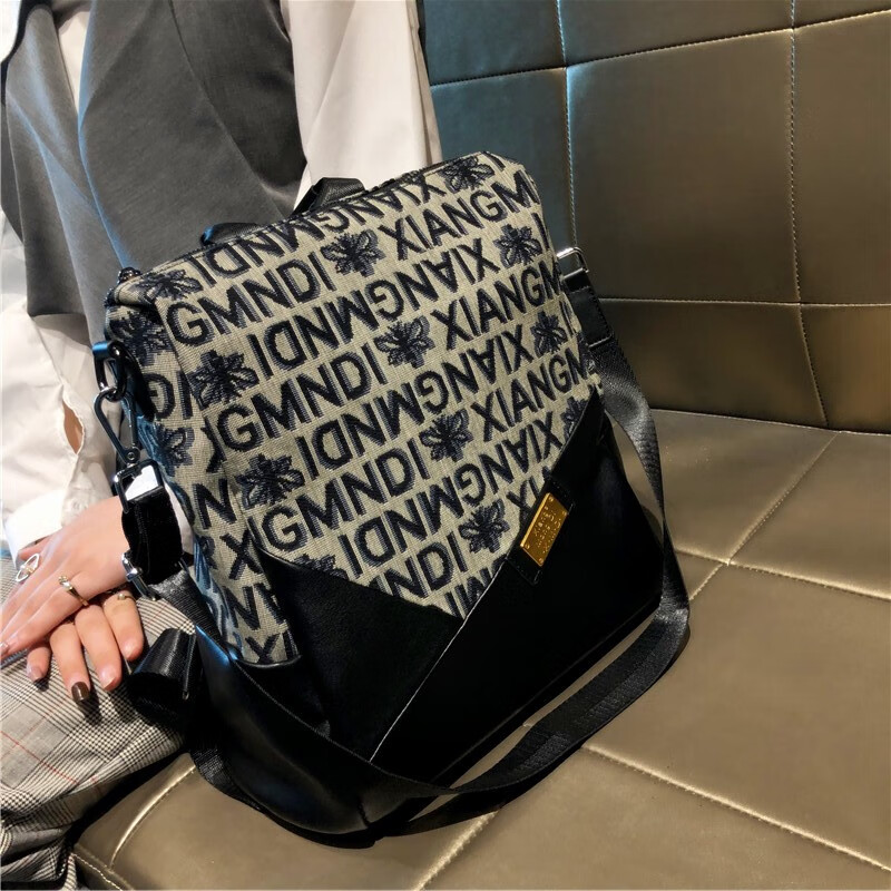 lvboying香港包包2024新款时尚洋气双肩包女休闲简约背包轻 黑色