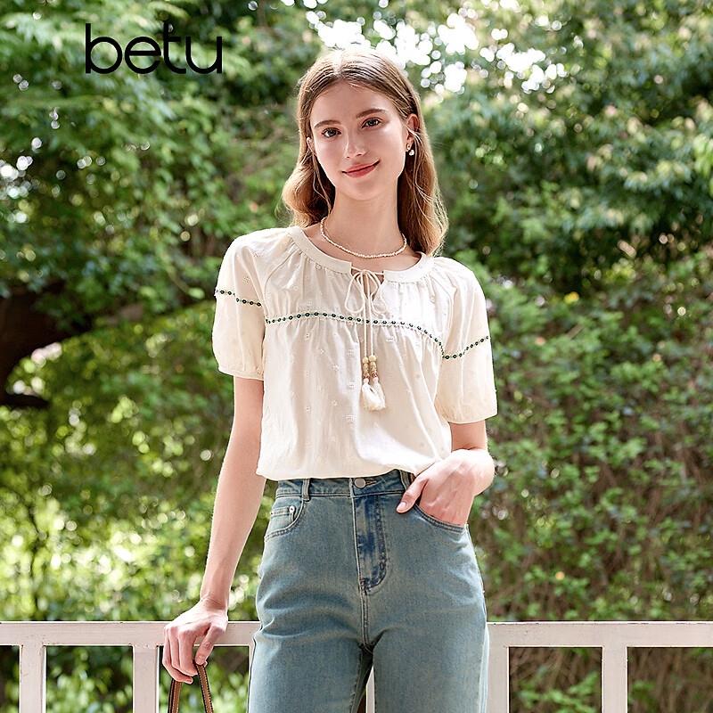 百图betu女装夏季新款衬衫圆领绣花流苏绑带衬衫上衣女2406T27 米白 M