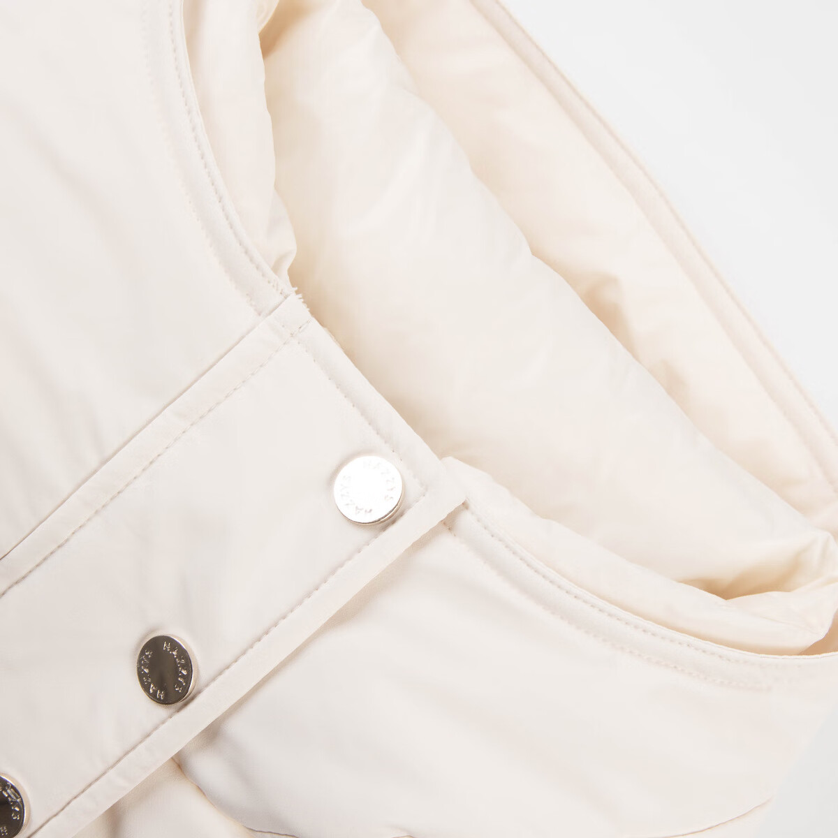 哈吉斯(HAZZYS)童装女童羽绒服冬款新品三防连帽保暖外套 米白色 165