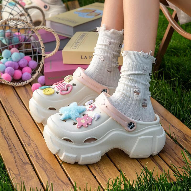 【现货直发】厚底洞洞鞋女夏季居家外穿防滑增高踩屎感EVA包头 白粉【星星】 34-35