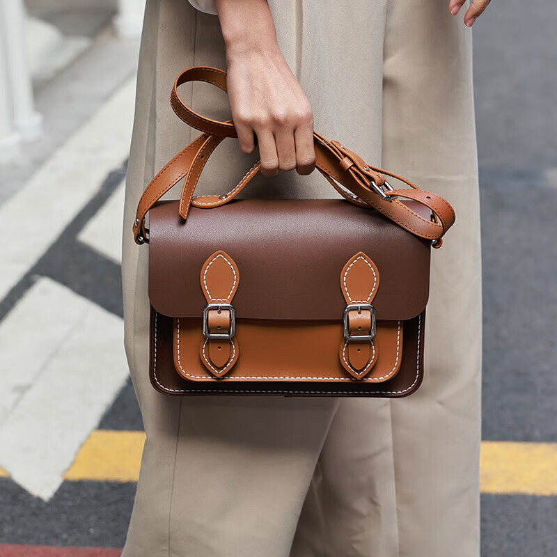 ��С�������������Ů����������������Ů�ѵ����Ů��Լ�ٴ�ţƤ ���ϰ��Լ����乤�߰�