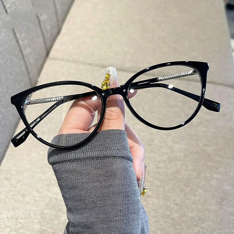 Erilles¿ʱ۾½ӿС ڿ 161澵Ƭ