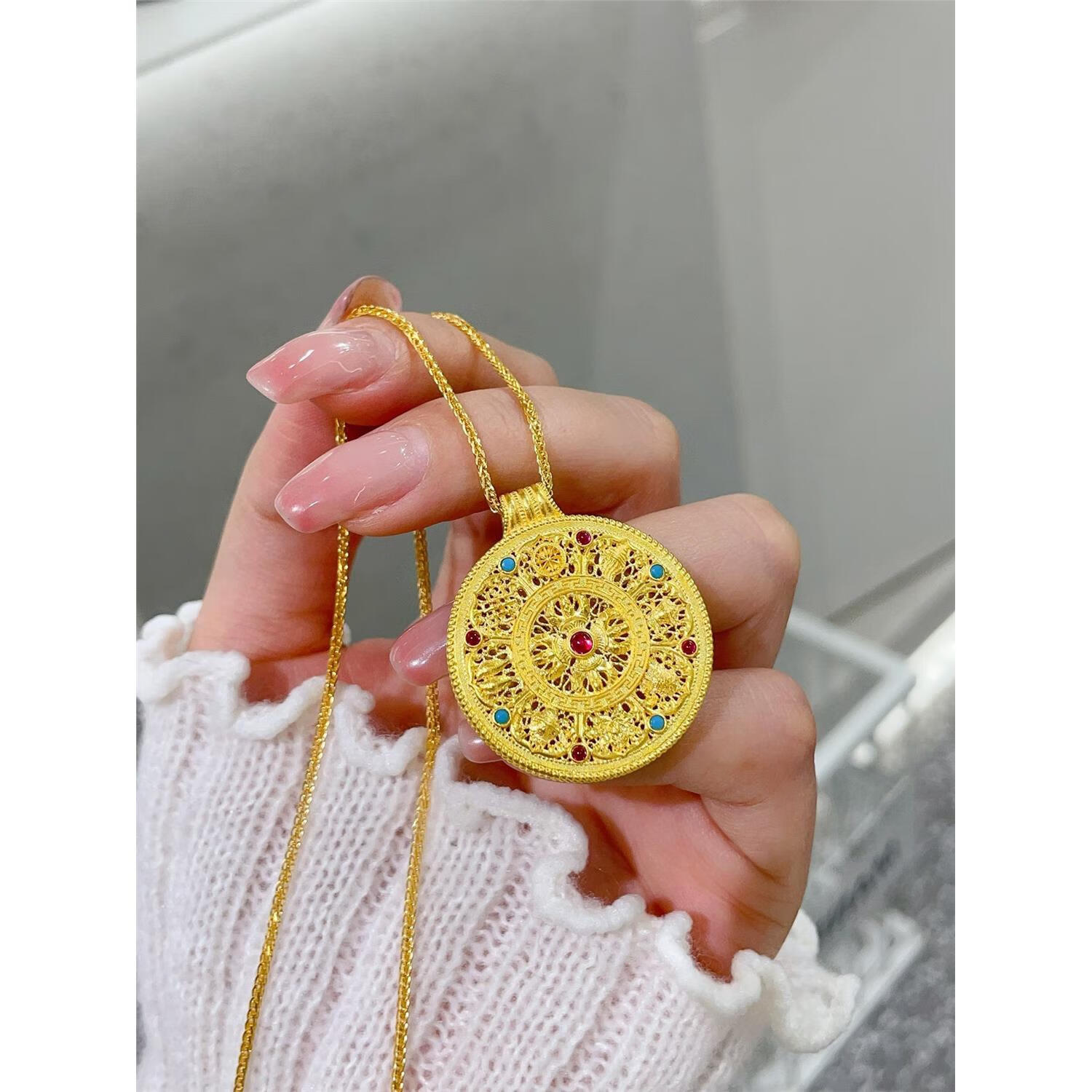 倍妙足金999古法点钻花窗八宝黄金吊坠时尚复古圆饼细节精致感 金重20