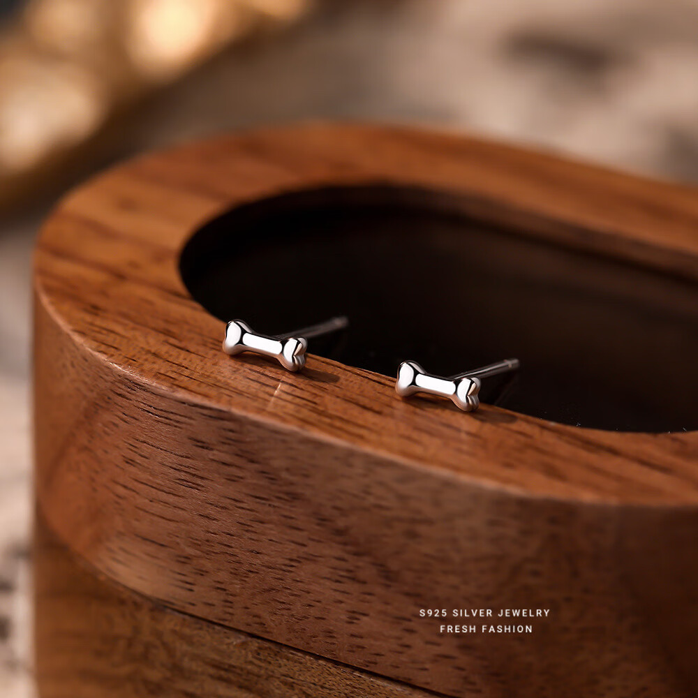 薇卡瑞森系狗骨头耳钉女s925银简约小清新养耳洞百搭可爱耳饰学生耳环