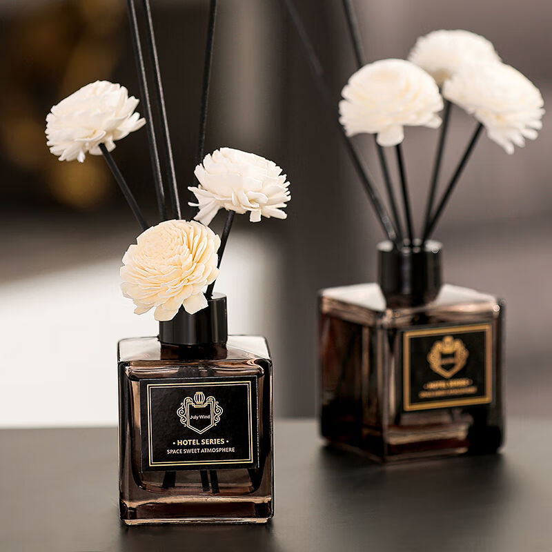 酒店香薰精油空气清新剂卧室内熏香家用卫生间厕所香水50ml 3瓶小苍兰